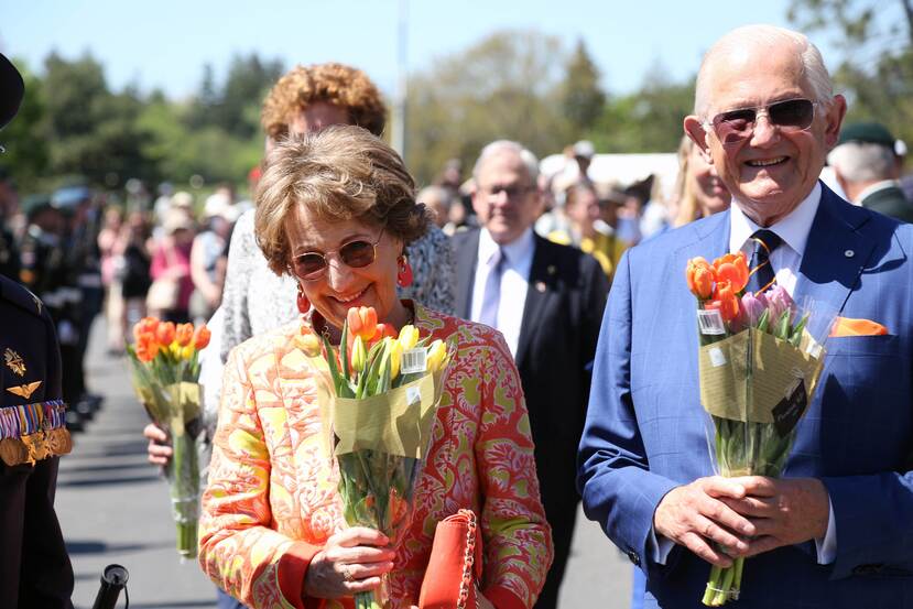 Prinses Margriet en prof. mr. Pieter van Vollenhoven bij het Tulip Festival