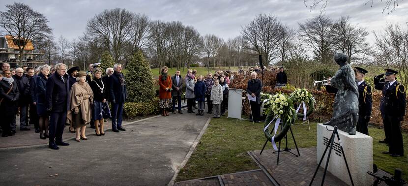 Prinses Beatrix herdenking watersnoodramp oude-tonge