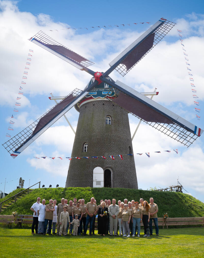 Prinses Beatrix bezoekt 125-jarige molen ‘Eendracht Maakt Macht’