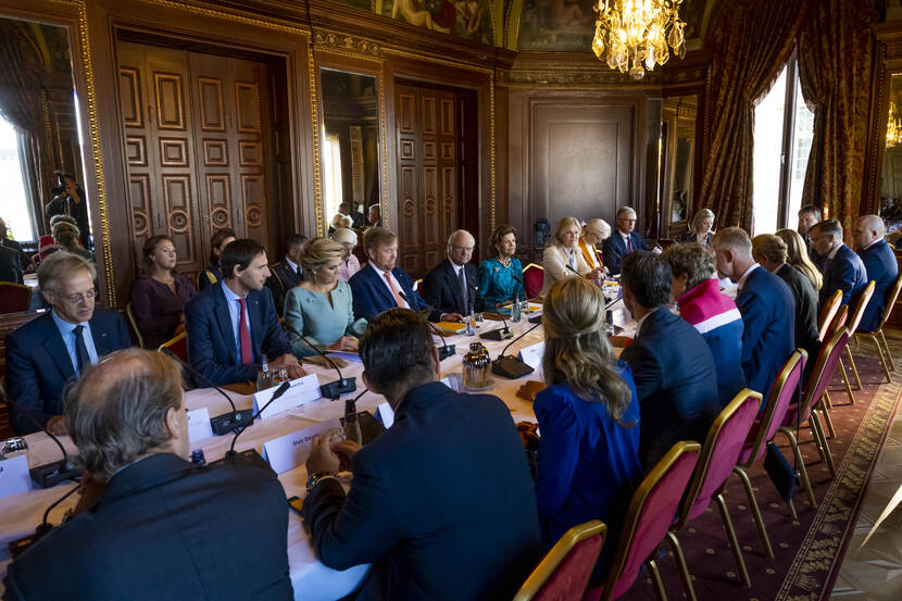 Koning Willem-Alexander en Koningin Máxima spreken met CEO’s van Nederlandse en Zweedse bedrijven