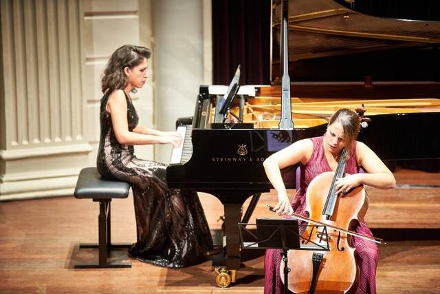 Beatrice Rana en Ludovica Rana in het Concertgebouw in Amsterdam