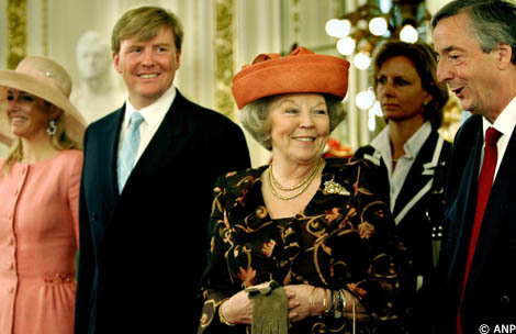 Buenos Aires, 30 maart 2006: Koningin Beatrix, Prins Willem-Alexander en Prinses Máxima worden door President Kirchner van Argentinië ontvangen in Casa del Gobierno