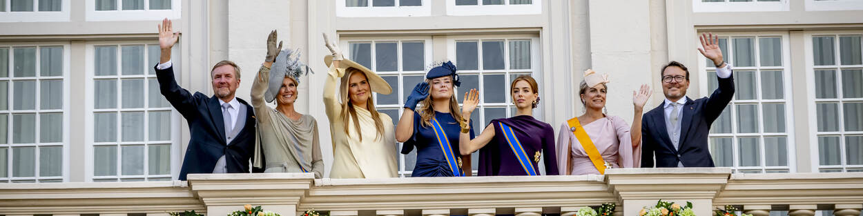 Koninklijk gezin, Prins Constantijn en Prinses Laurentien op balkon Paleis Noordeinde Prinsjesdag 2025
