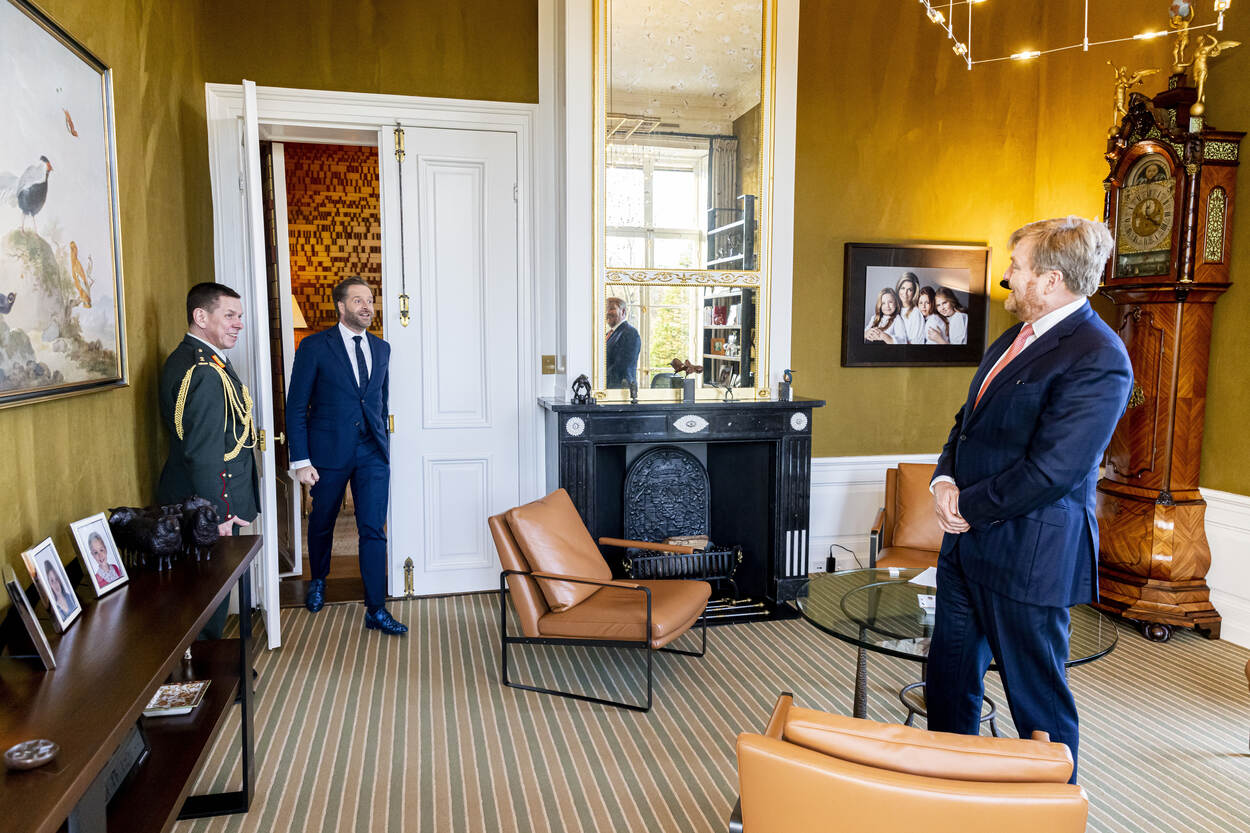 Kennismakingsgesprek Koning Willem-Alexander met minister Hugo de Jonge voor Volkshuisvesting en Ruimtelijke Ordening