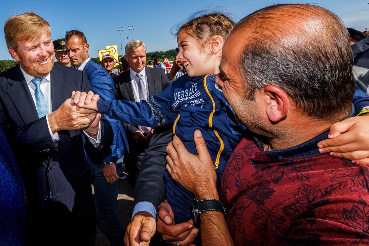 Koning Willem-Alexander bezoekt Oekraïners in Nederland