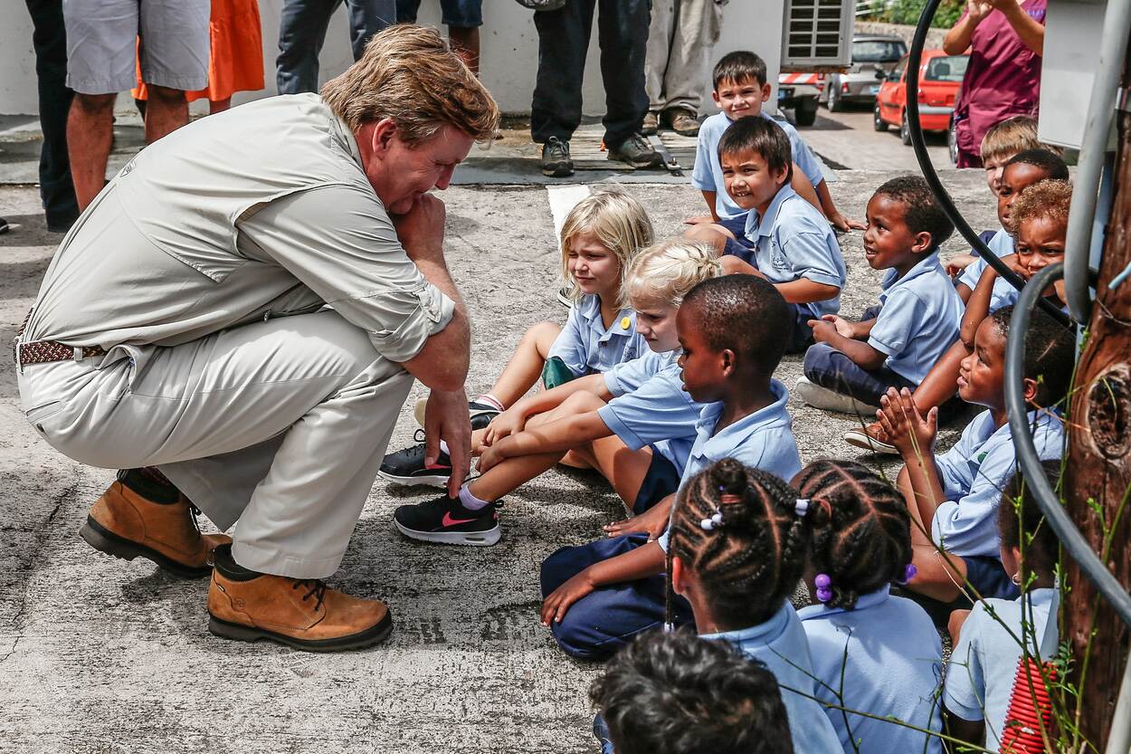 Koning Willem-Alexander bezoekt Cariben na orkaan Irma