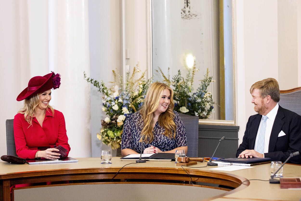 Koningin Máxima, Prinses van Oranje en Koning Willem-Alexander bij Raad van State