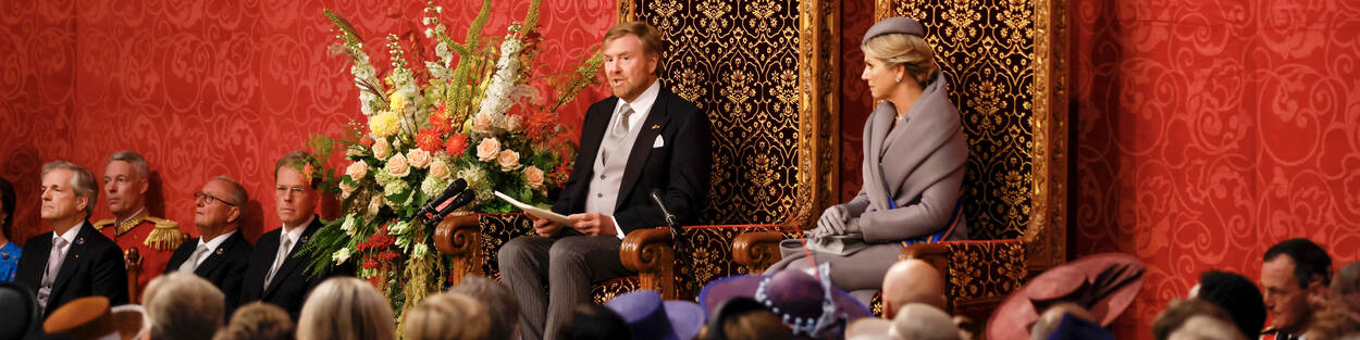 Koning Willem-Alexander spreekt de Troonrede uit tijdens de Verenigde Vergadering der Staten-Generaal in de Koninklijke Schouwburg