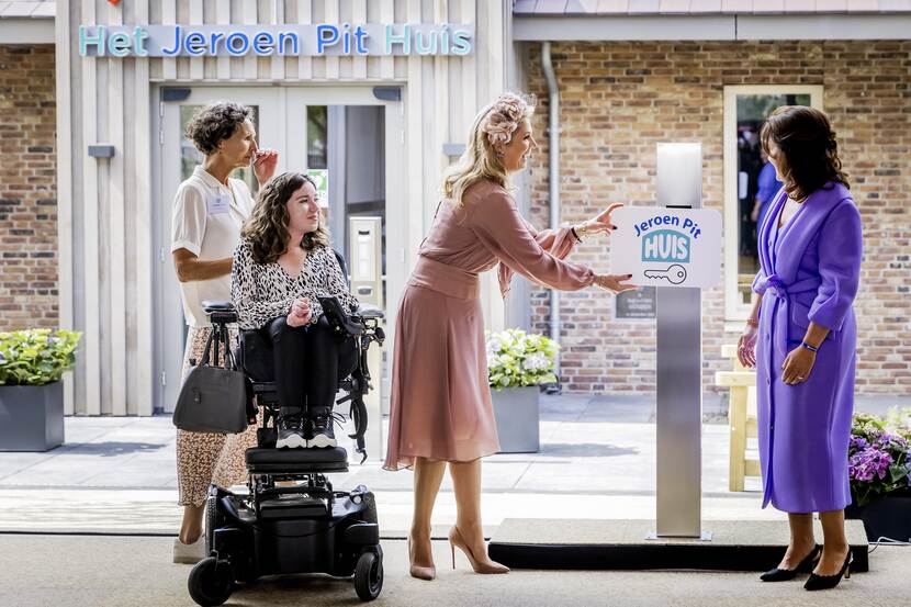 Koningin Máxima opent Het Jeroen Pit Huis
