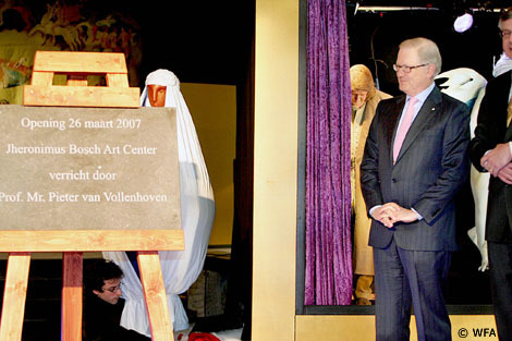 ’s-Hertogenbosch, 26 maart 2007: prof.mr. Pieter van Vollenhoven verricht de openingshandeling van het Jheronimus Bosch Art Center