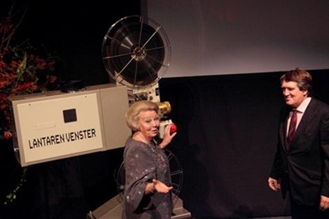 Rotterdam, 6 november 2010: de Koningin opent het nieuwe film- en muziektheater LantarenVenster