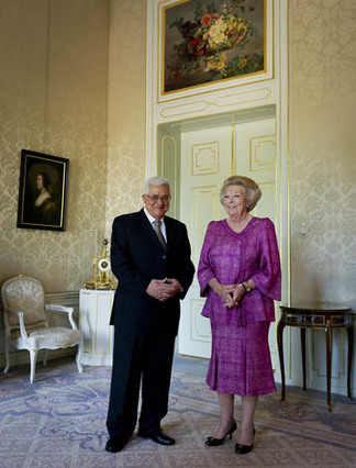 Den Haag, 30 juni 2011: de Koningin en president Abbas van de Palestijnse Autoriteit op Paleis Huis ten Bosch 