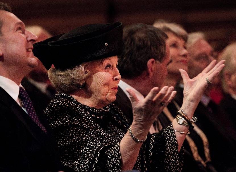 Koningin Beatrix bij de viering van 40 jaar NCDO.