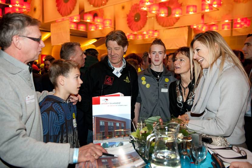 Prinses Máxima opent beroepenoriëntatiebeurs voor vmbo-leerlingen.
