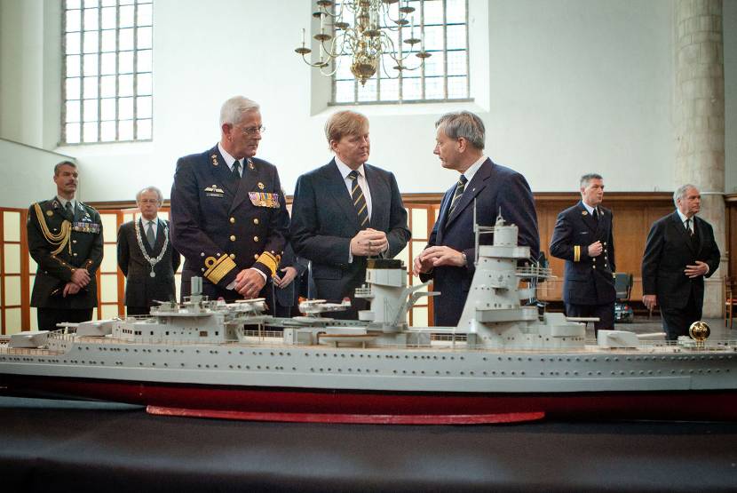 Prins van Oranje bij 70e herdenking slag in de Javazee.