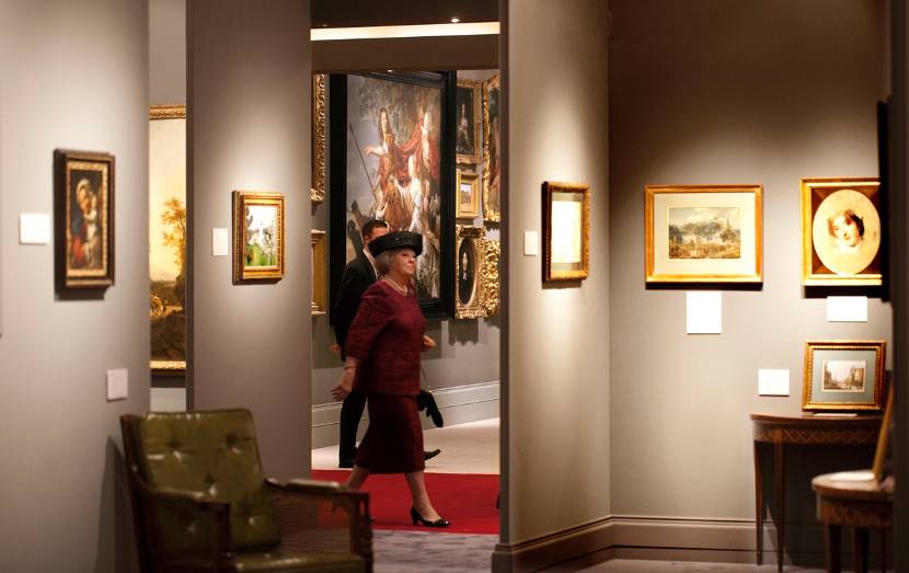 Koningin bezoekt 25e editie TEFAF.