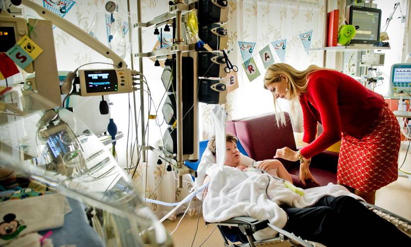 Prinses Máxima verricht officiële opening van Vrouw Moeder Kind-centrum bij Máxima Medisch Centrum