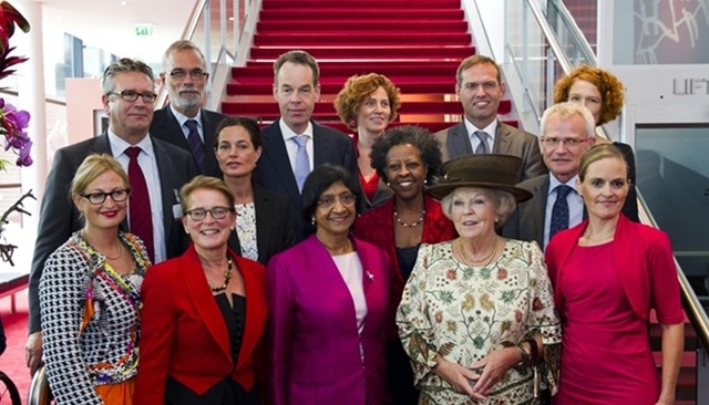 Koningin bij presentatie College voor de Rechten van de Mens