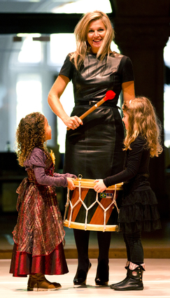 Prinses Máxima opent tentoonstelling MixMax Brasil in Tropenmuseum Junior