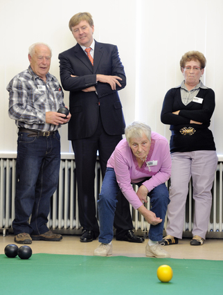 Prins van Oranje bezoekt dorpshuis in Geesbrug