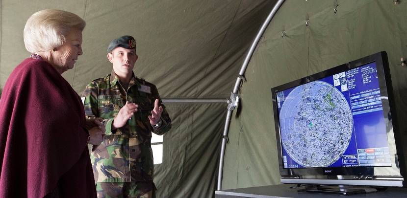 Koningin brengt werkbezoek aan Defensie Grondgebonden Luchtverdedigingscommando