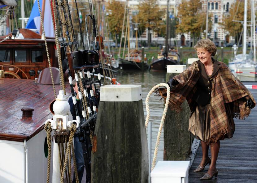 Prinses Margriet zwaait historische driemastschoener ‘Oosterschelde’ uit voor wereldreis