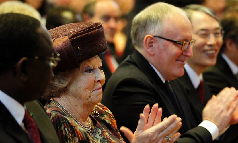 Koningin bij viering 10 jaar Internationaal Strafhof