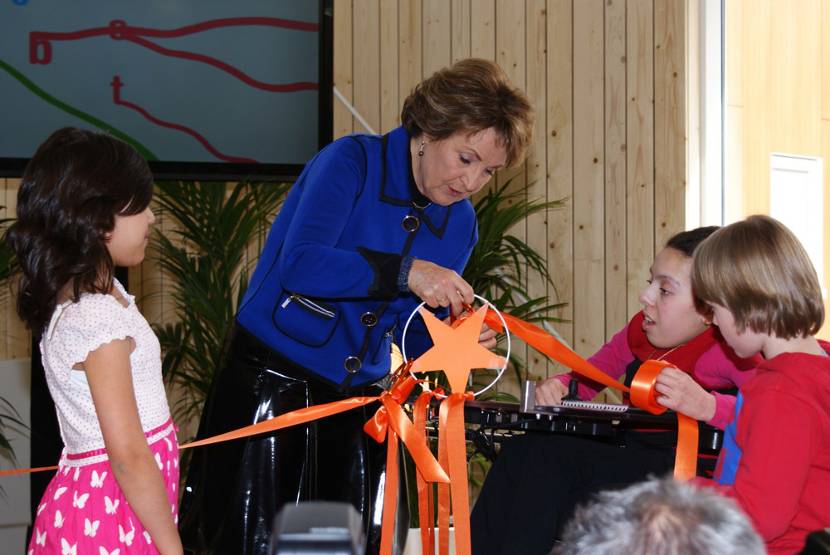 Prinses Margriet bij officiële opening Drostenburg Mytylschool en Noteboomschool.