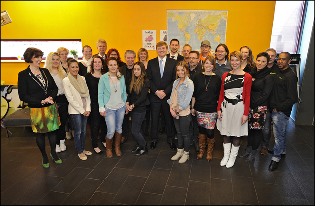 Prins van Oranje bezoekt jongerencentrum in Stadskanaal.