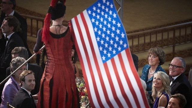 Prinses Margriet en prof.mr. Pieter van Vollenhoven bij viering tienjarig bestaan ‘Holland America Friendship Foundation’.