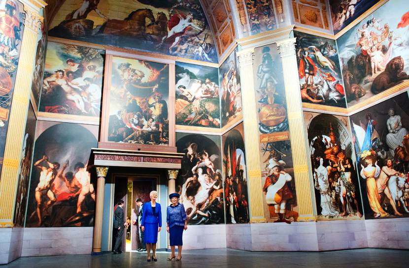 Hare Majesteit de Koningin opent Huygens Tentoonstelling in Den Haag.