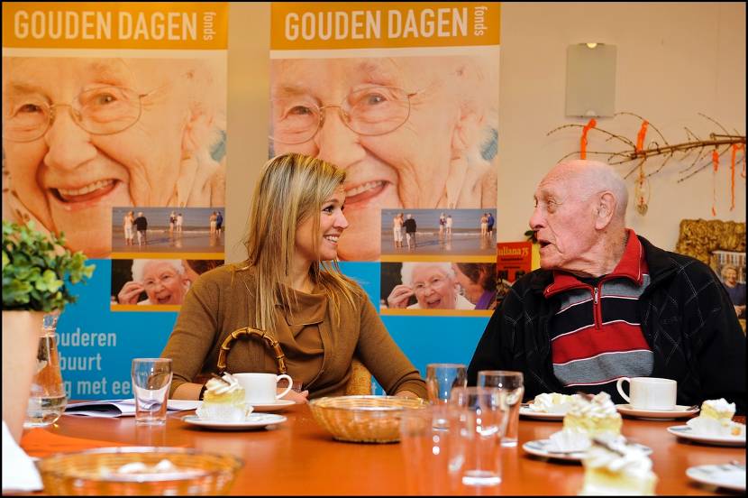 Prinses Máxima bezoekt Stichting Gouden Dagen Fonds in Heemskerk.