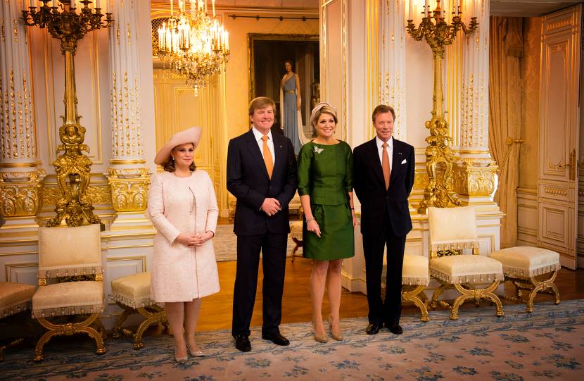 Luxemburg, 24 mei 2013: Koning Willem-Alexander en Koningin Máxima worden verwelkomd door de Groothertog en Groothertogin van Luxemburg op het Groothertogelijk Paleis. . 