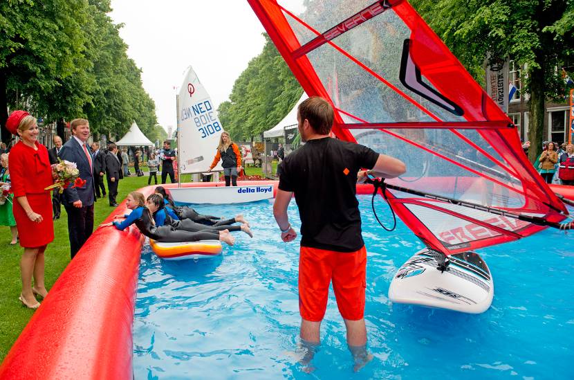 Zierikzee, 21 juni 2013: Koning Willem-Alexander en Koningin Máxima maken  kennis met jonge en bekende watersporters uit Schouwen-Duiveland. . 