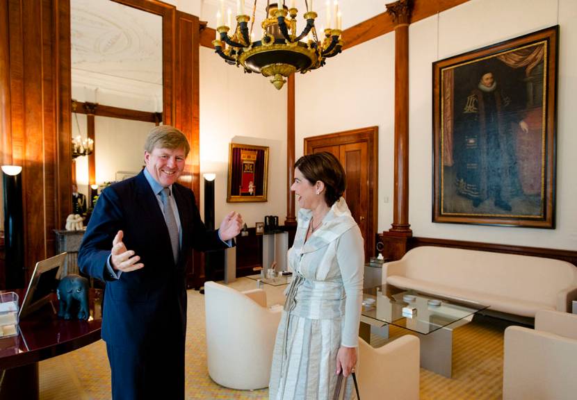 Den Haag, 6 juni 2013: Koning Willem-Alexander ontvangt de voorzitter van de Tweede Kamer der Staten-Generaal, mevrouw A. van Miltenburg 