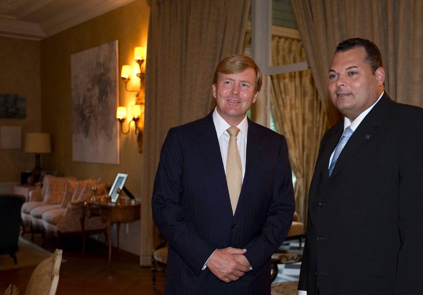 Wassenaar, 31 augustus 2013: Koning Willem-Alexander op de Eikenhorst de minister-president van Curaçao, de heer Ivar Asjes 