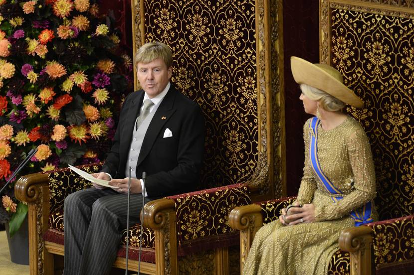 Prinsjesdag 2013: Koning Willem-Alexander spreekt - in aanwezigheid van Koningin Máxima - de Troonrede uit