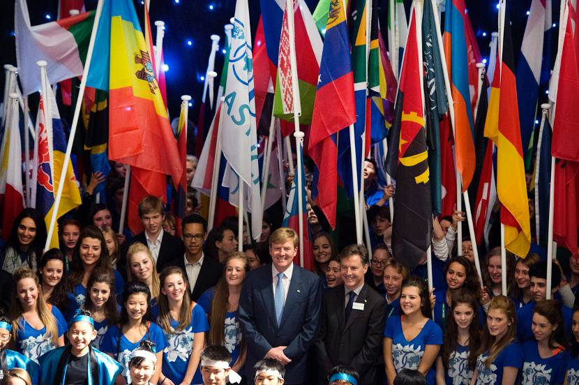 Koning bij opening Campus United World Colleges Maastricht.