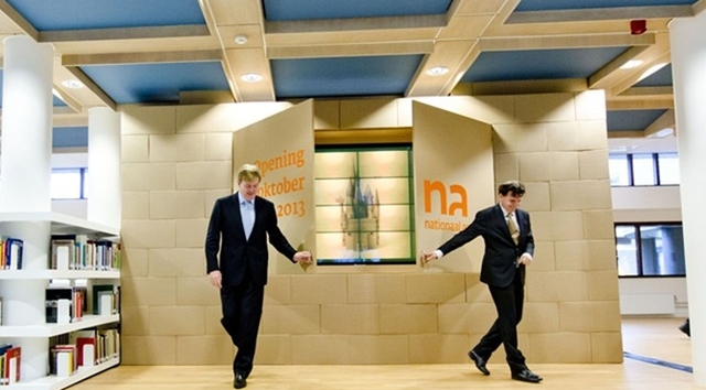 Koning opent vernieuwd publiekscentrum van het Nationaal Archief.