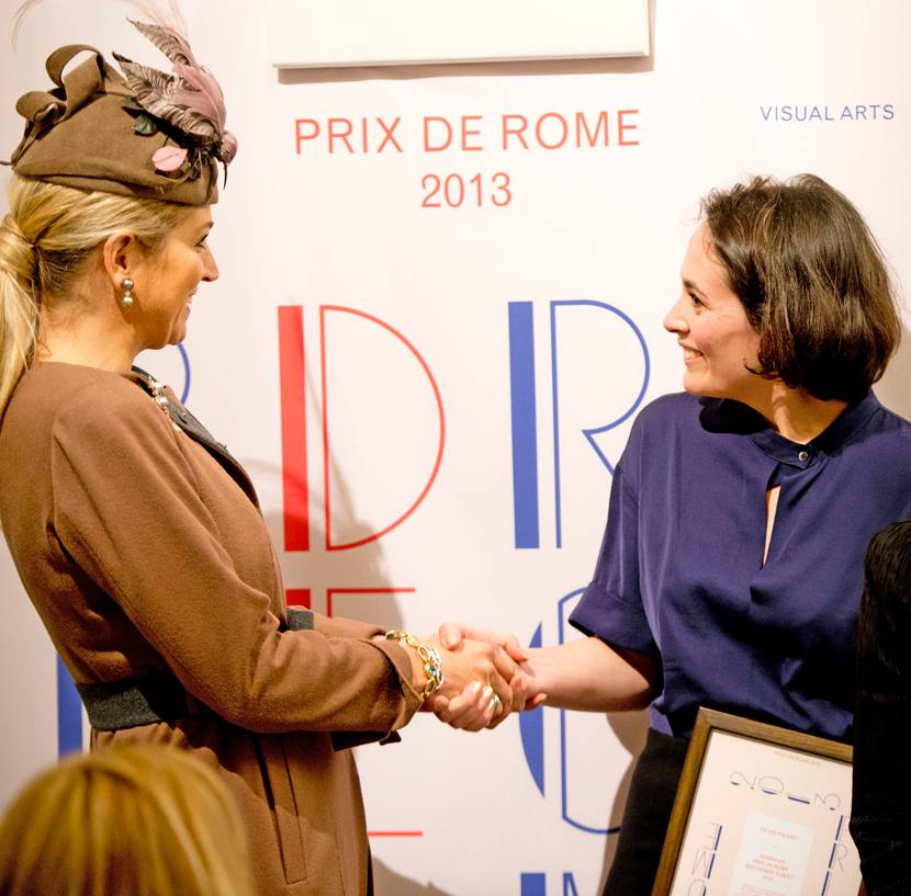 Koningin Máxima met de winnares van de Prix de Rome 2013.