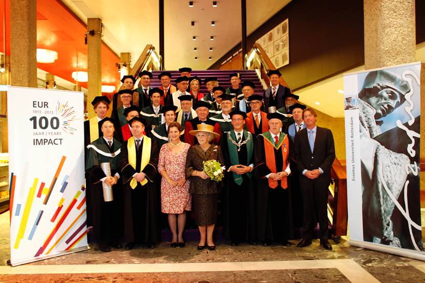 Prinses Beatrix bij 100e Dies Natalis Erasmus Universiteit Rotterdam.