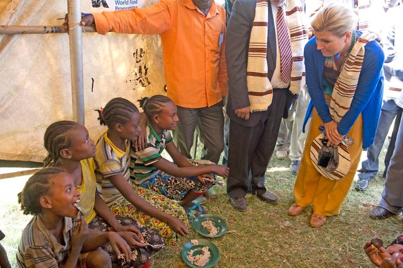 Koningin Máxima brengt een bezoek aan de Hanja Chefa school in Boricha Woreda.