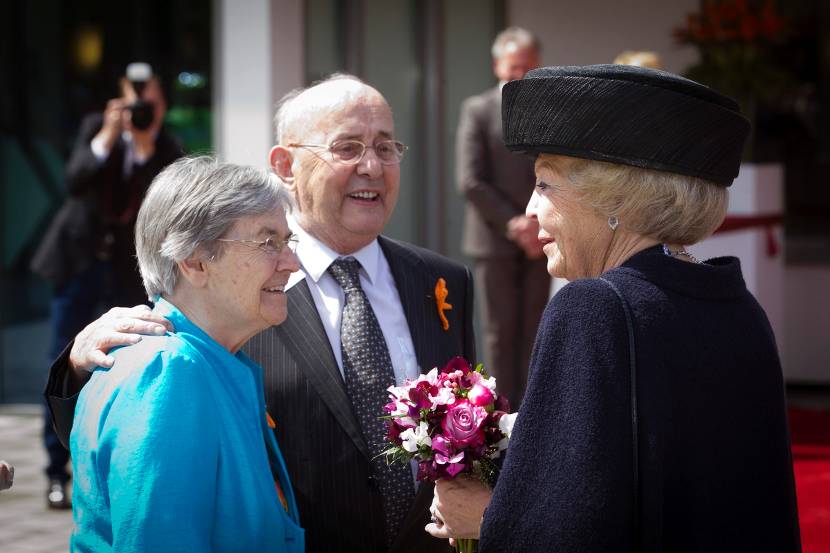 Prinses Beatrix opent woonzorgcentrum De Schauw
