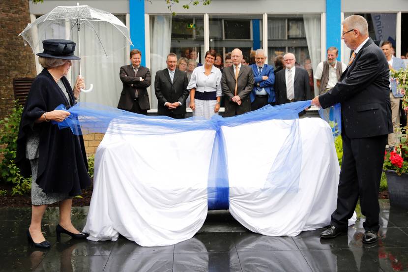 Prinses Beatrix opent nieuwe locatie Stichting De Overbrugging