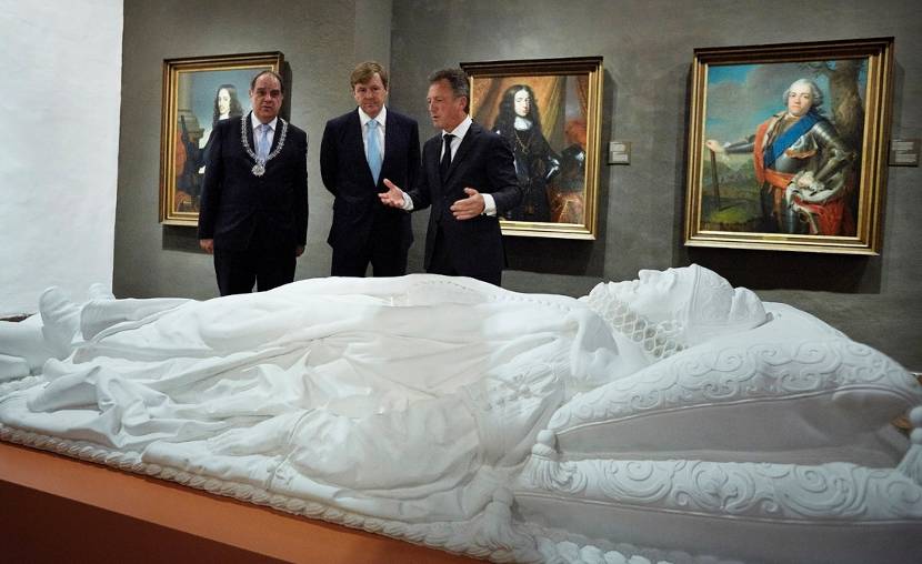 Koning opent vernieuwd Museum Prinsenhof Delft.