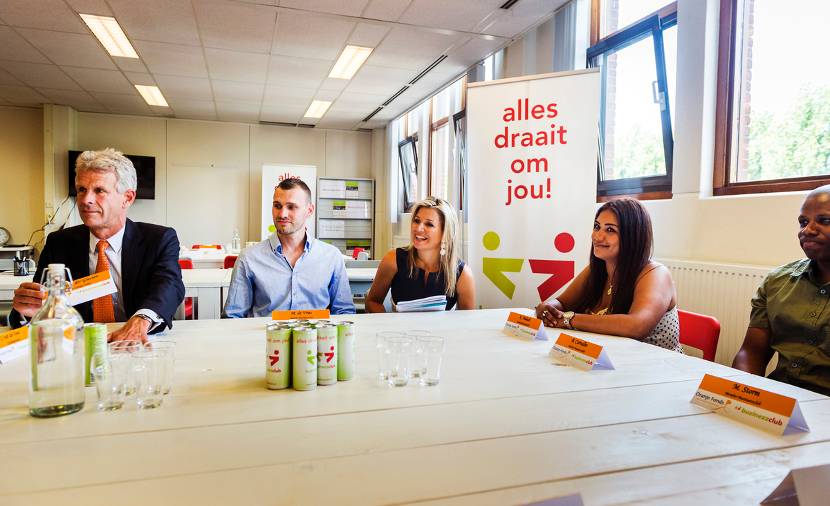 Koningin Máxima bezoekt Buzinezzclub