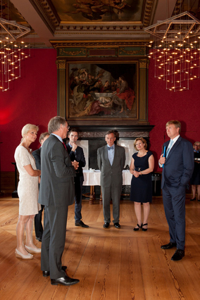 Koning brengt werkbezoek aan Koninklijke Nederlandse Akademie van Wetenschappen
