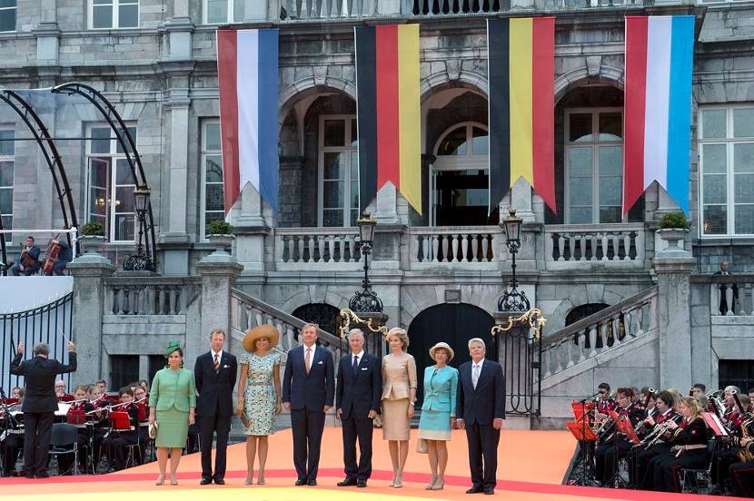 Koning Willem-Alexander en Koningin Máxima wonen de viering bij van 200 jaar Koninkrijk met als thema de internationale oriëntatie van Nederland
