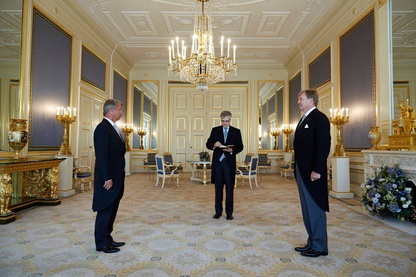 De Koning  beëdigt Staatsraad