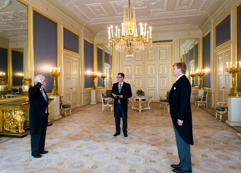 Koning beëdigt staatsraad